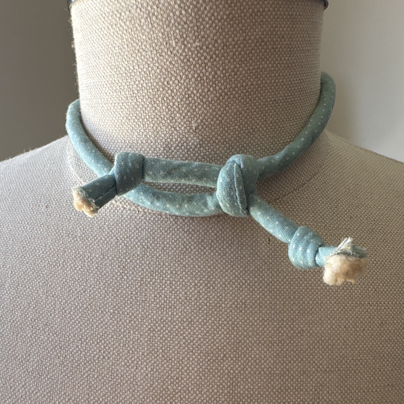 Vtg. Flying Colors Ceramic Cow Charm Necklace