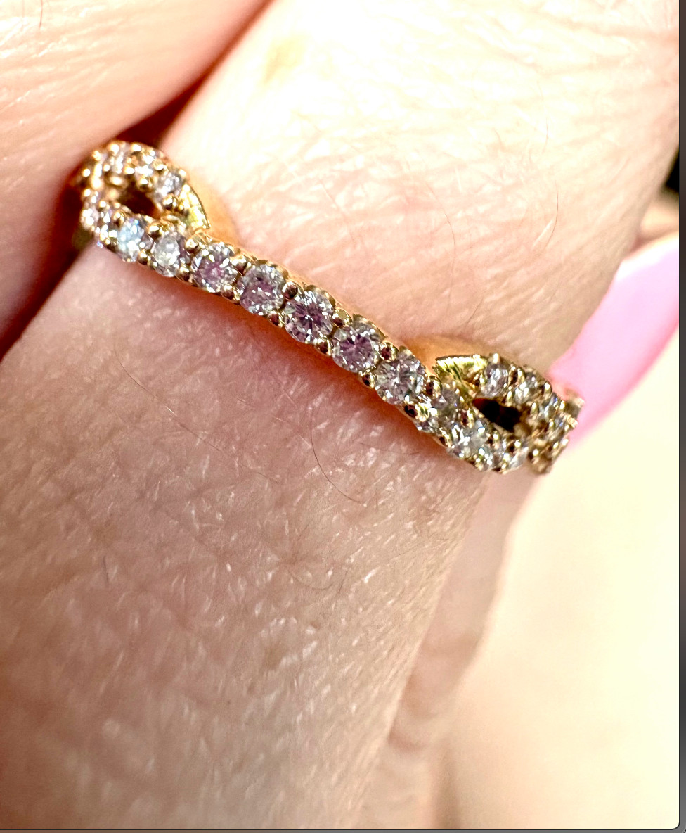 Diamond Twist Crossover Band (1/4 ct. t.w) in 14k Gold Excellent Condition