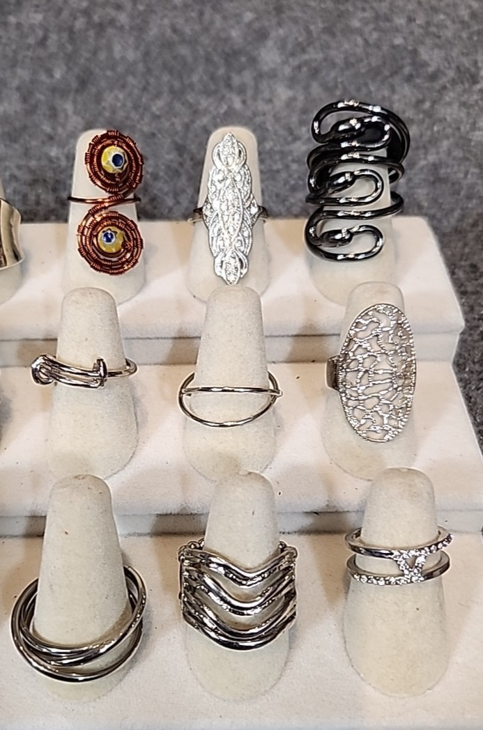 Jewelry 18 Egyptian Rings Adjustable Sized Stretch Lot #172 See Description