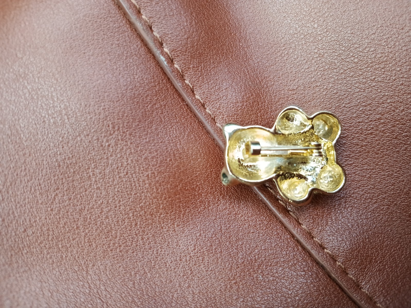 Gold Tone Teddy Bear Brooch Rhinestone eyes
