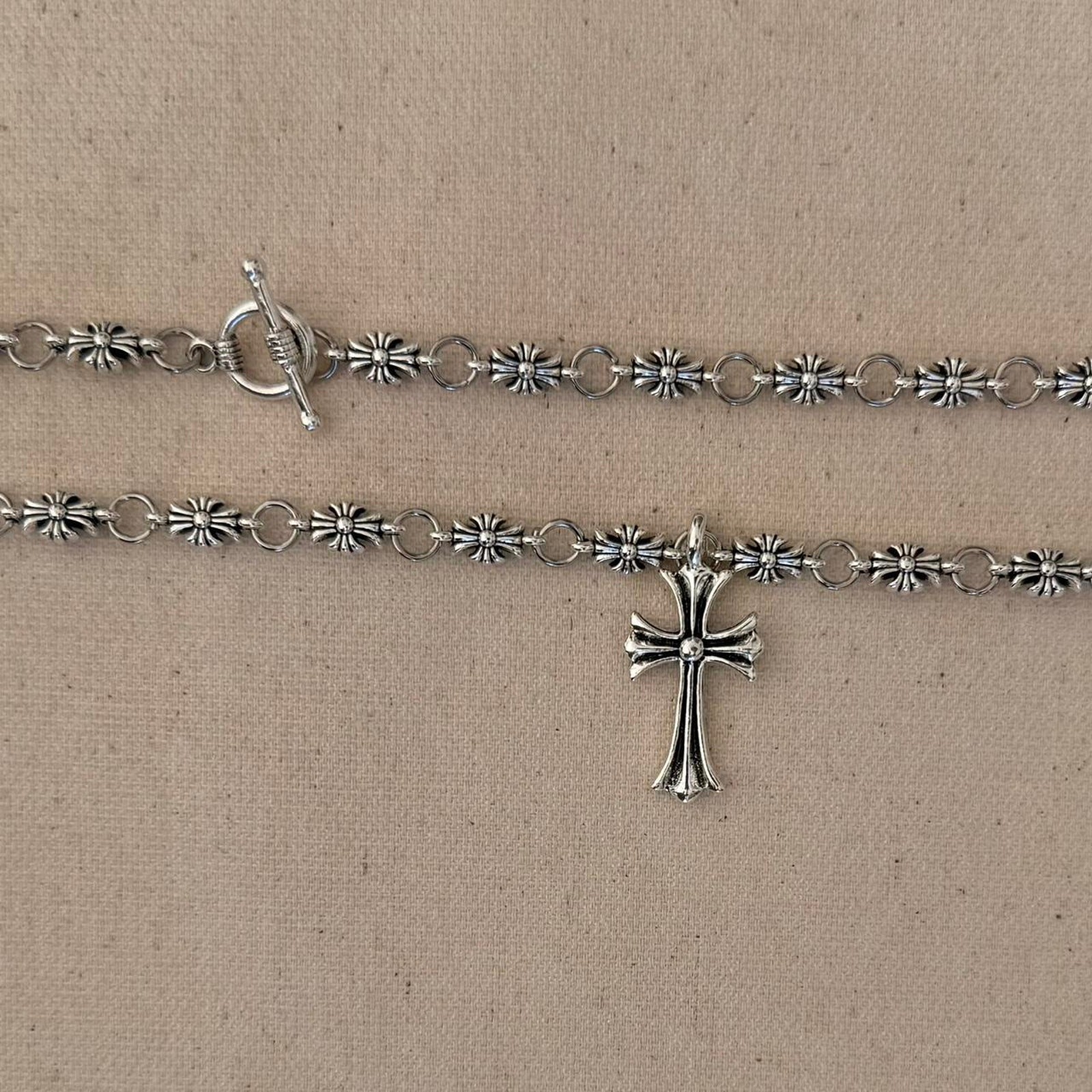 Y2K Silver Gothic Cross Necklace Unisex 22″ Simple Chain Great Quality