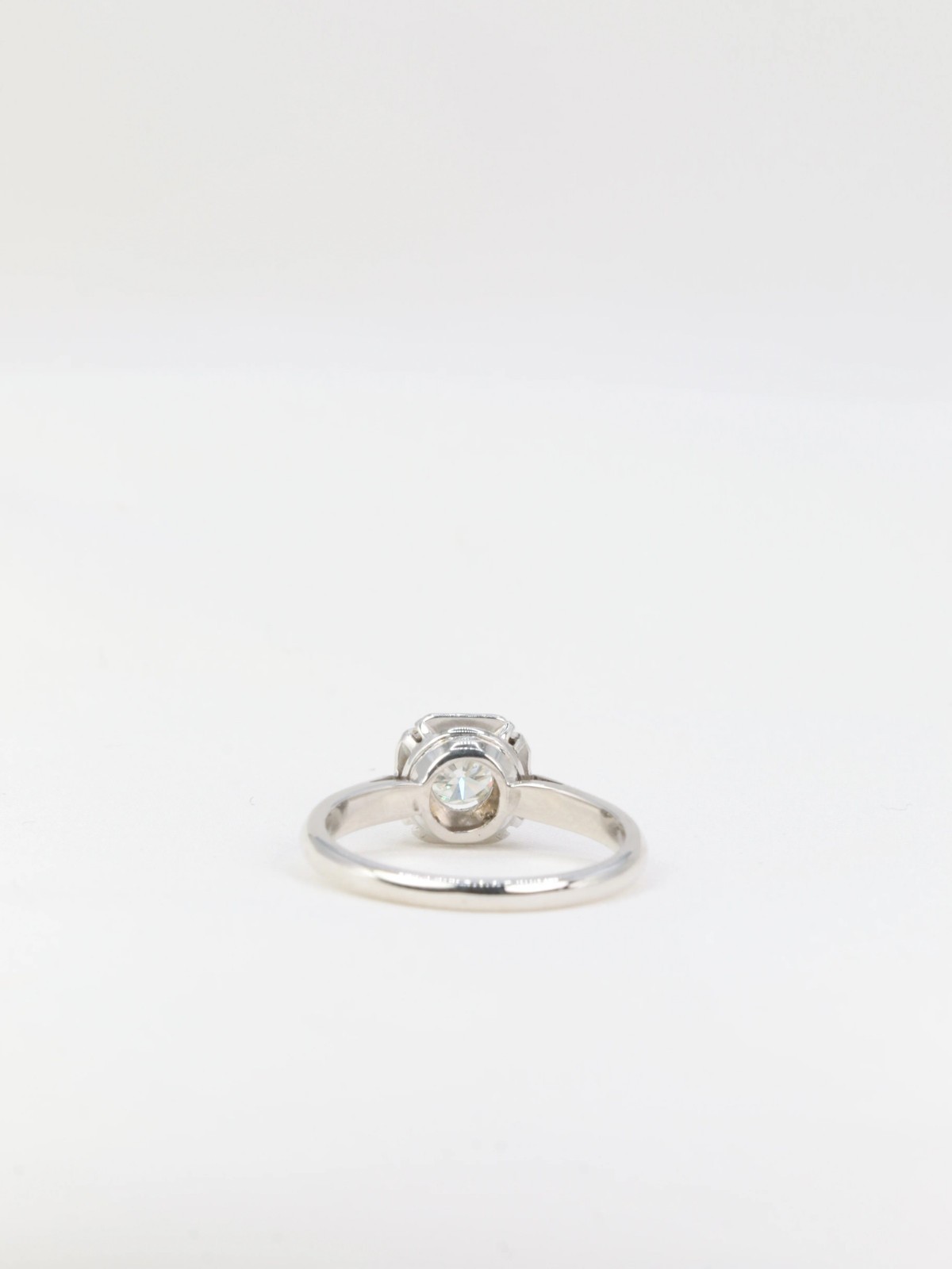 Art Deco solitaire ring in white gold and 0.5ct diamond
