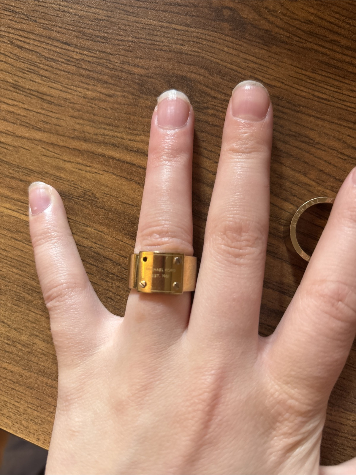 Michael Kors Ring Missing Screw As Shown In Pic