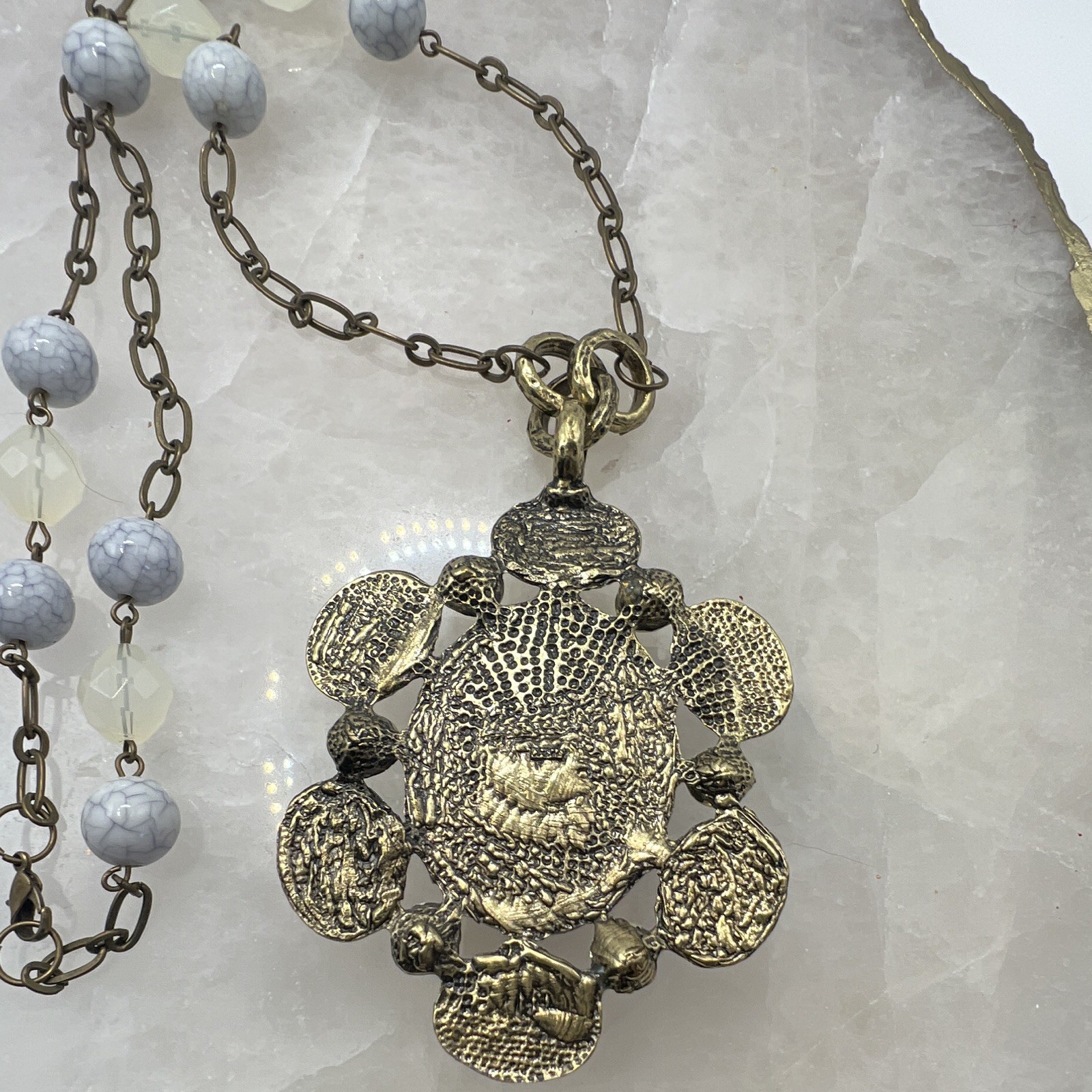 Gold Tone Link Chain Statement Necklace w/Gray & White Bold Faux Stone Pendant