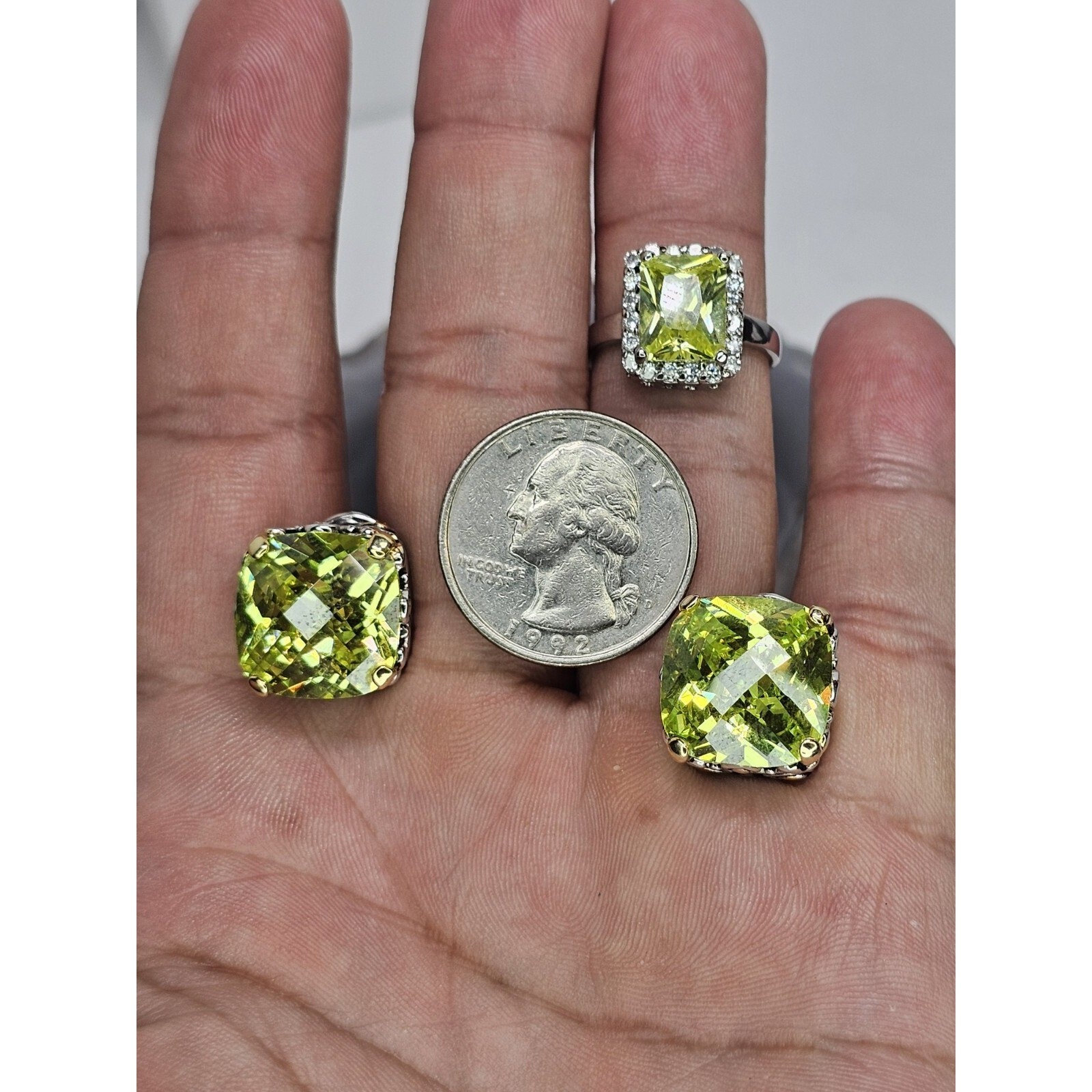 Costume Silver Tone – Green Stone Earrings & Ring Set – High Quality – Ring SZ 7