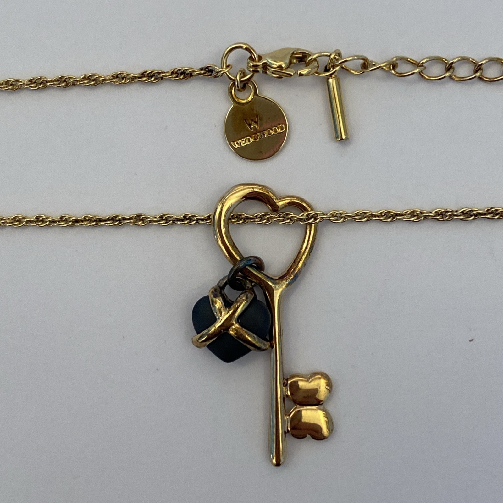 Wedgwood Gold Tone Necklace Key and Black Heart Original box 16in/40cm