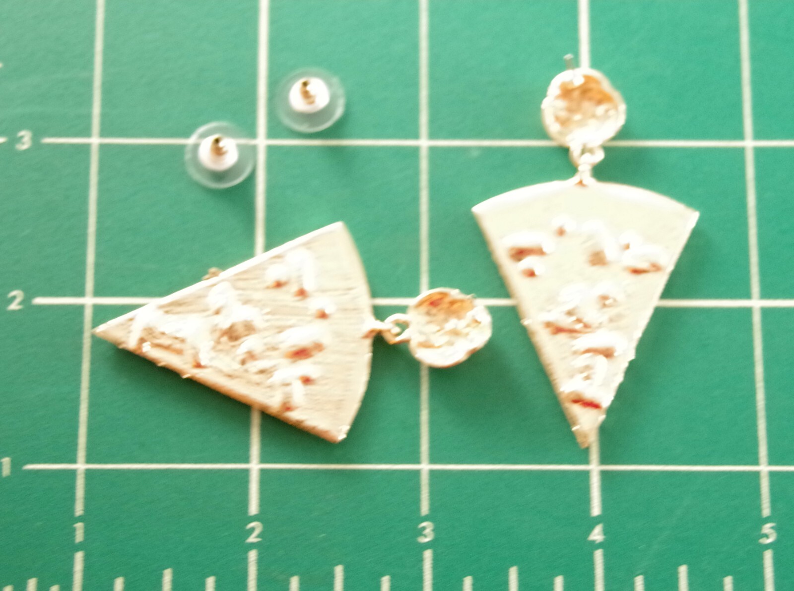 2.25″ BETSEY JOHNSON PIZZA SLICE CRYSTAL RHINESTONE/ ENAMEL DROP DANGLE EARRINGS