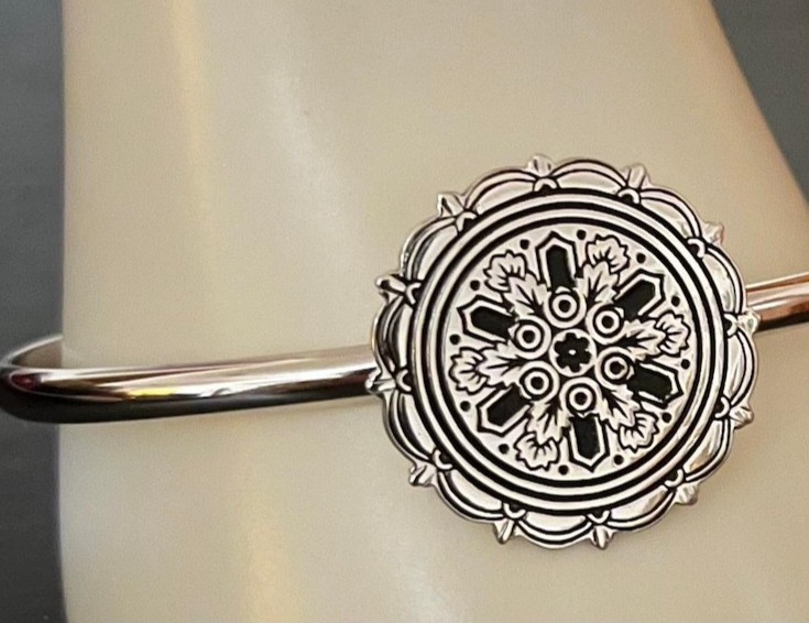 Lenox Sterling Silver Cuff Bracelet Round Filigree Medallion Scalloped Edge New