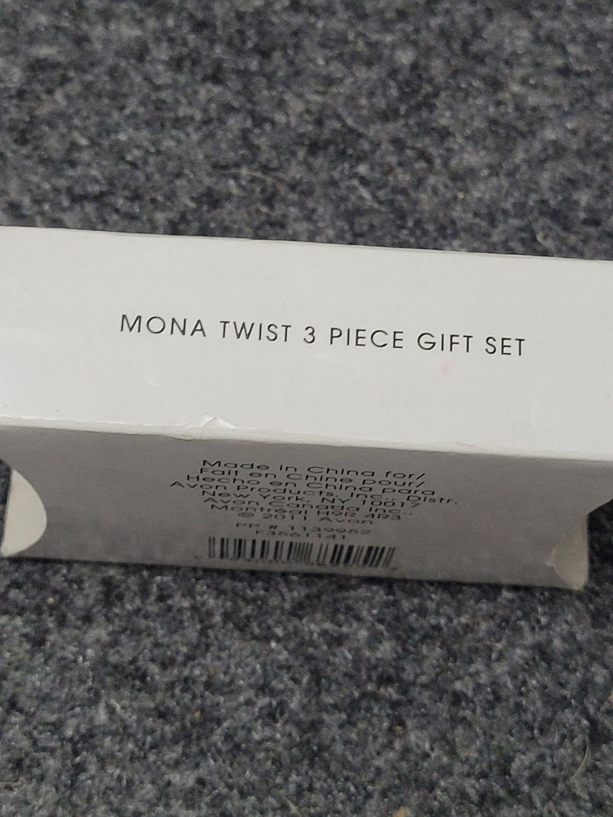 Avon Mona Twist 3 Piece Gift Jewelry Set Silver Tone Necklace Bracelet Earrings