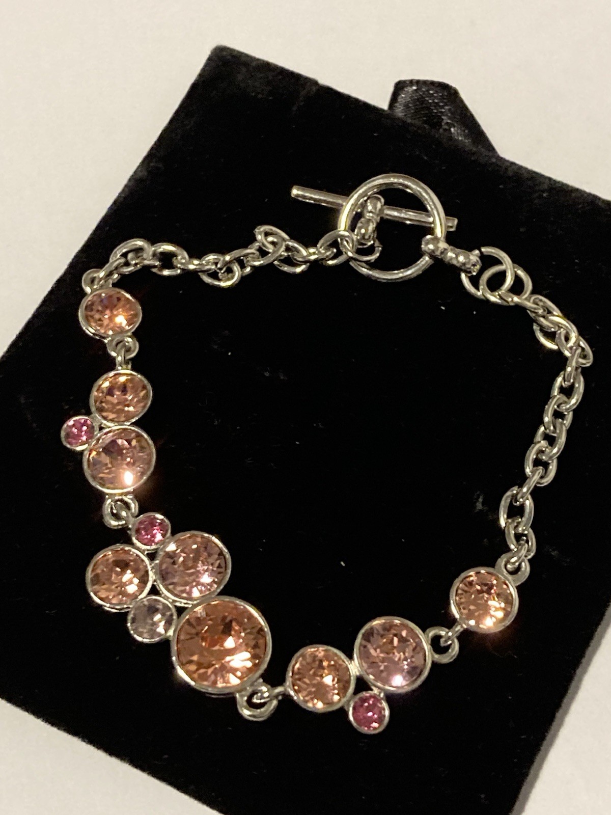 Silver Tone T Bar Bracelet Pink Sparkly (Swarovski Crystal?) Stones 7.5″ (9.69g