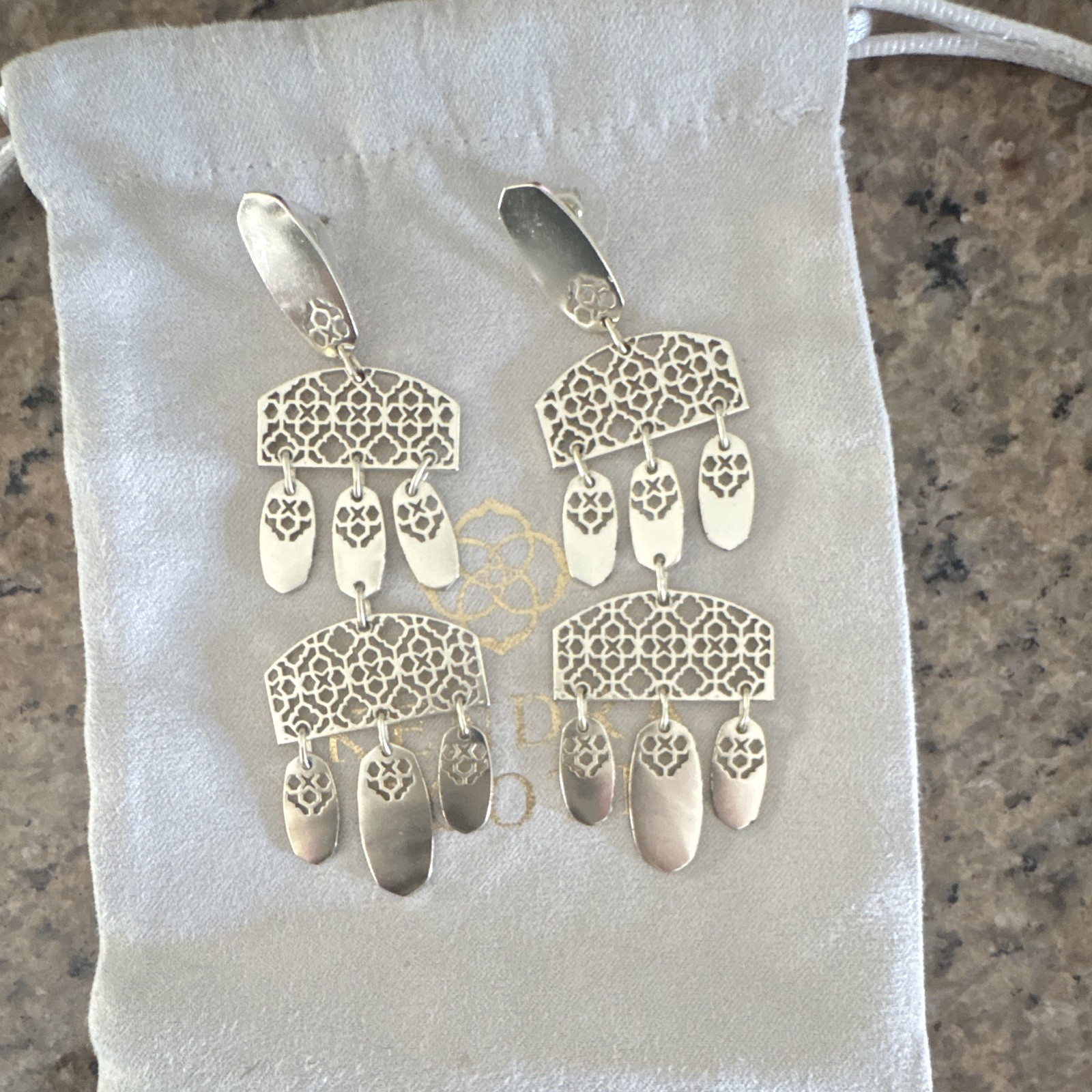 Kendra Scott Chandelier Dangle/Drop Earrings Silver Tone Metal Push Back Lobe