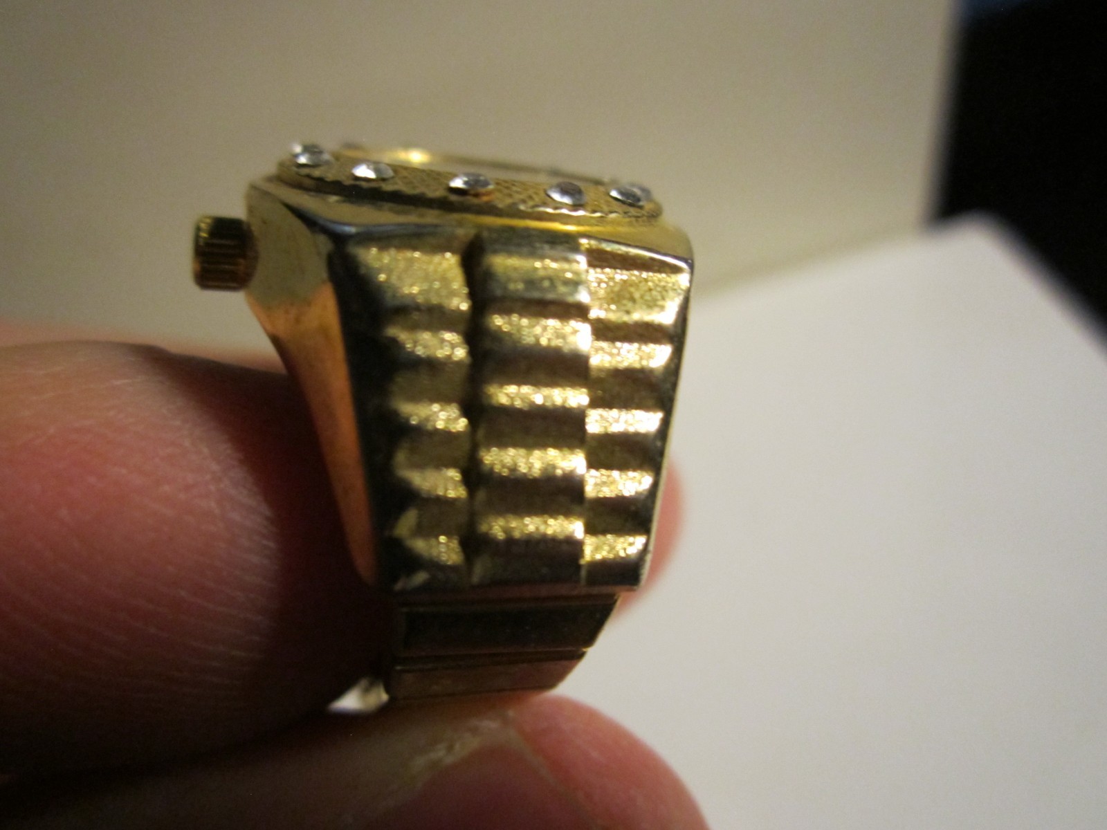 2 WATCH CLOCK RINGS -BOTH FANCY DESIGNS AND NEED BATTERIES TO RUN – OFC-R1