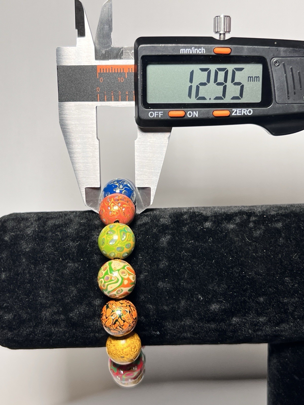 Multi-Colored Chinese Lacquer Beaded Bracelet Stretchable – 12mm