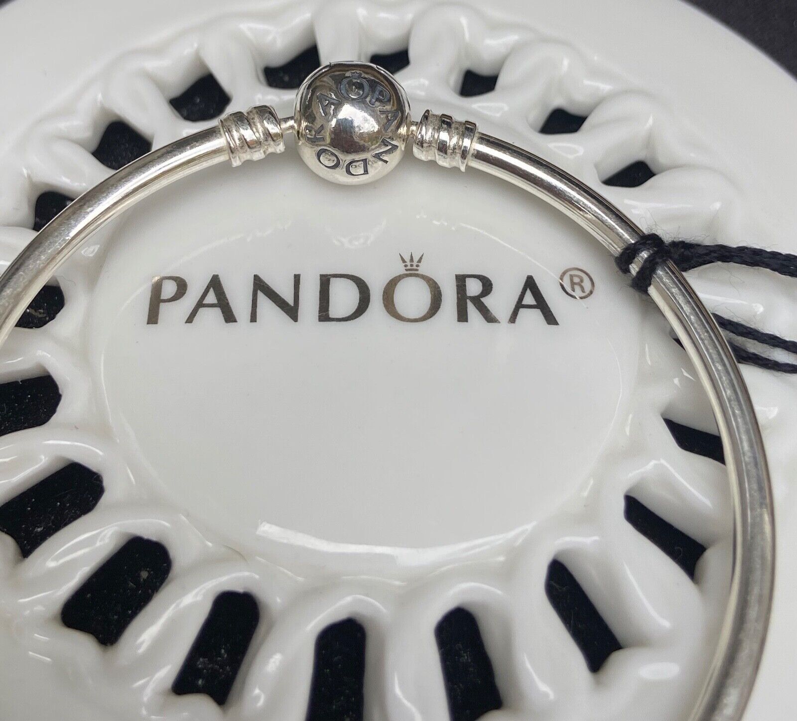 Authentic Pandora MOMENTS Bangle #590713