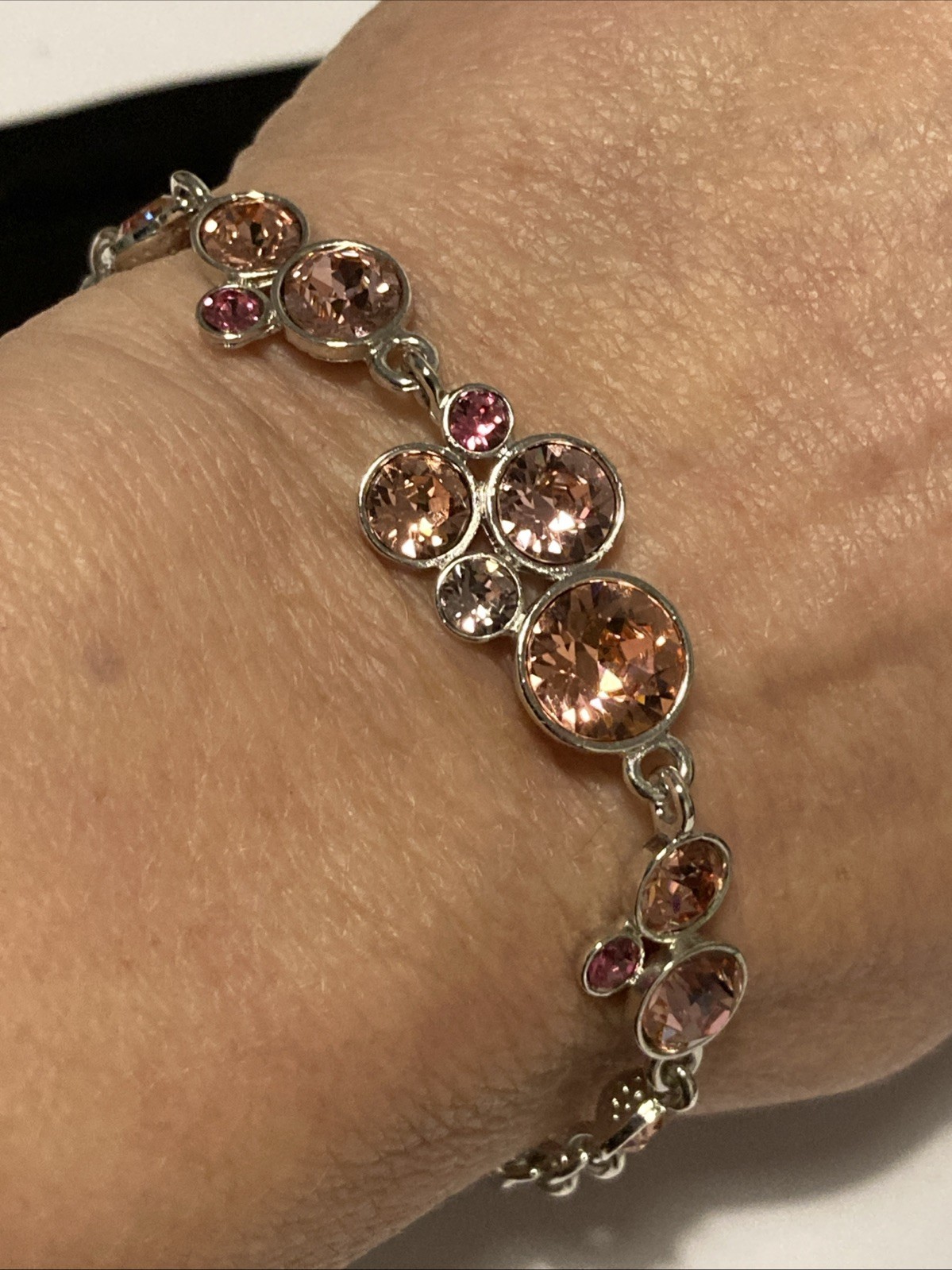 Silver Tone T Bar Bracelet Pink Sparkly (Swarovski Crystal?) Stones 7.5″ (9.69g