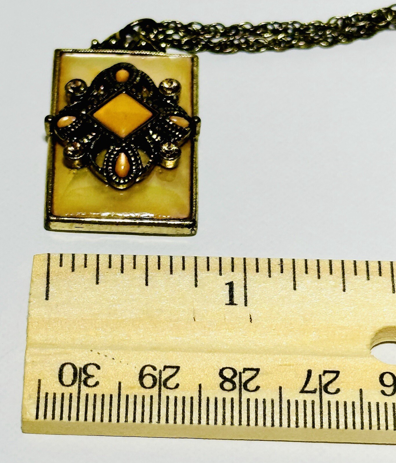 1928 Mother Of Pearl Iridescent Pendant Antique Gold Tone Necklace 17in