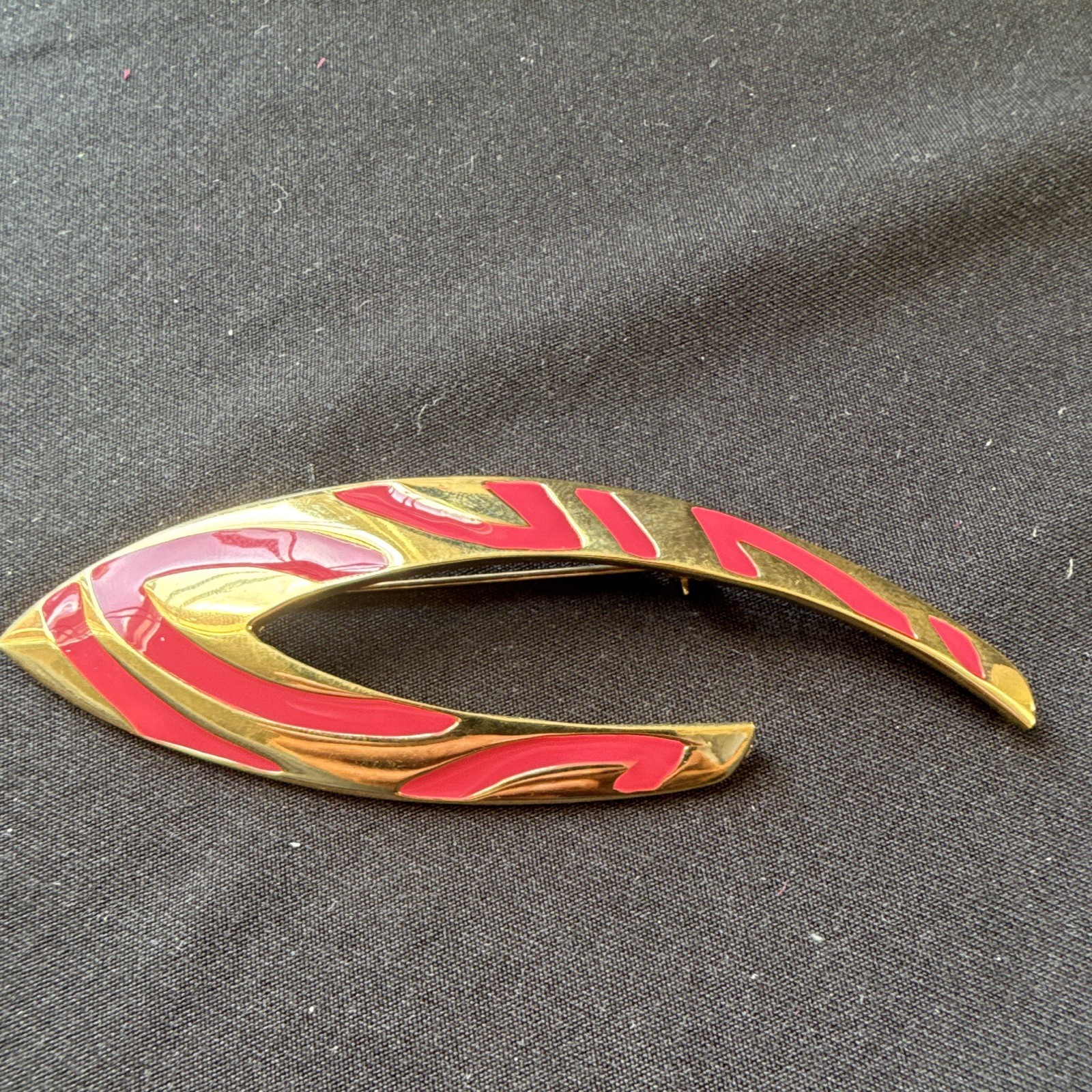 Vintage Trifari Signed Gold Tone Red Enamel Crescent Swirl Brooch Pin