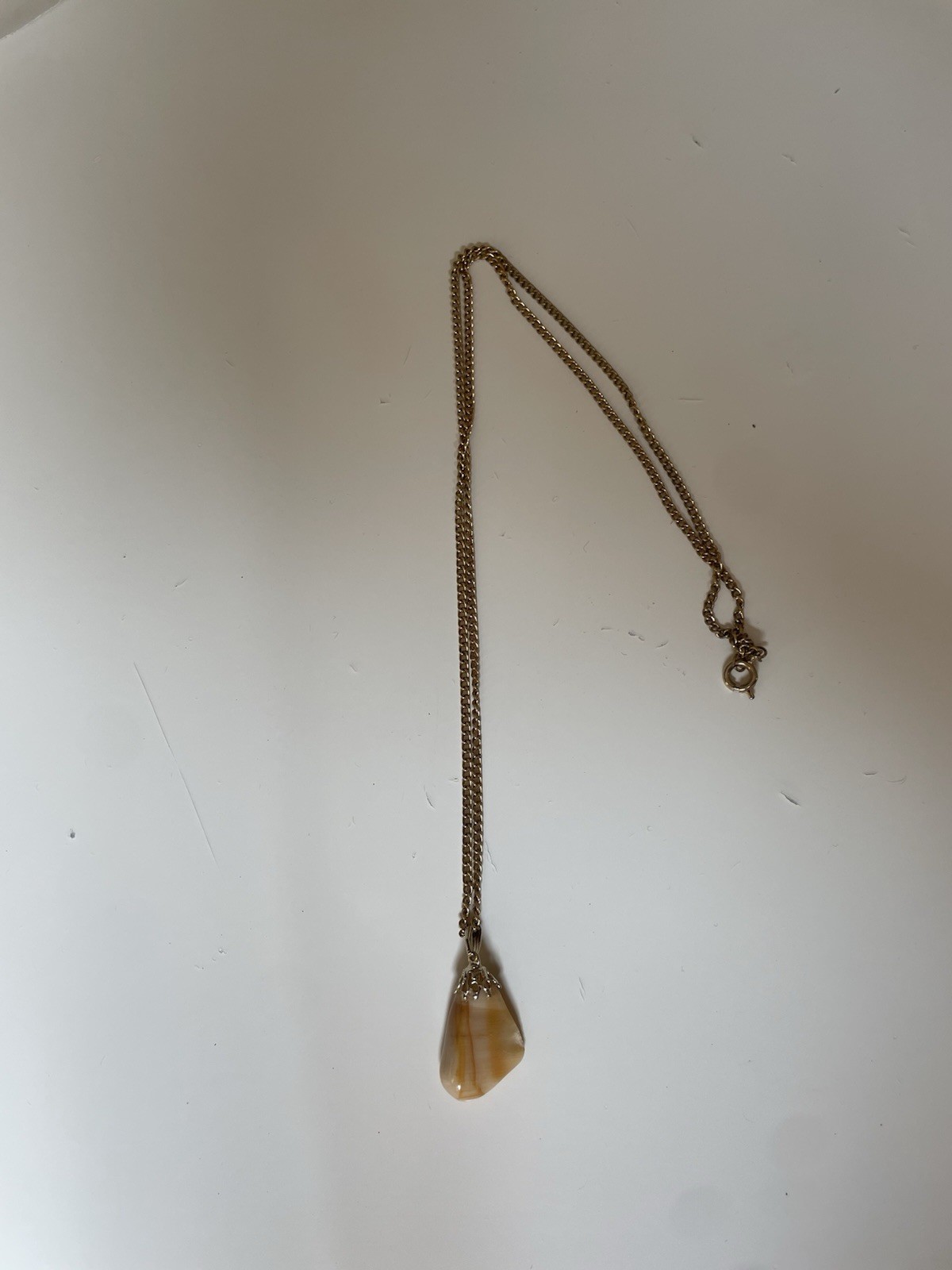 Gold Tone Snake Chain Necklace Lobster Clasp Teardrop Beige Shell Stone Charm