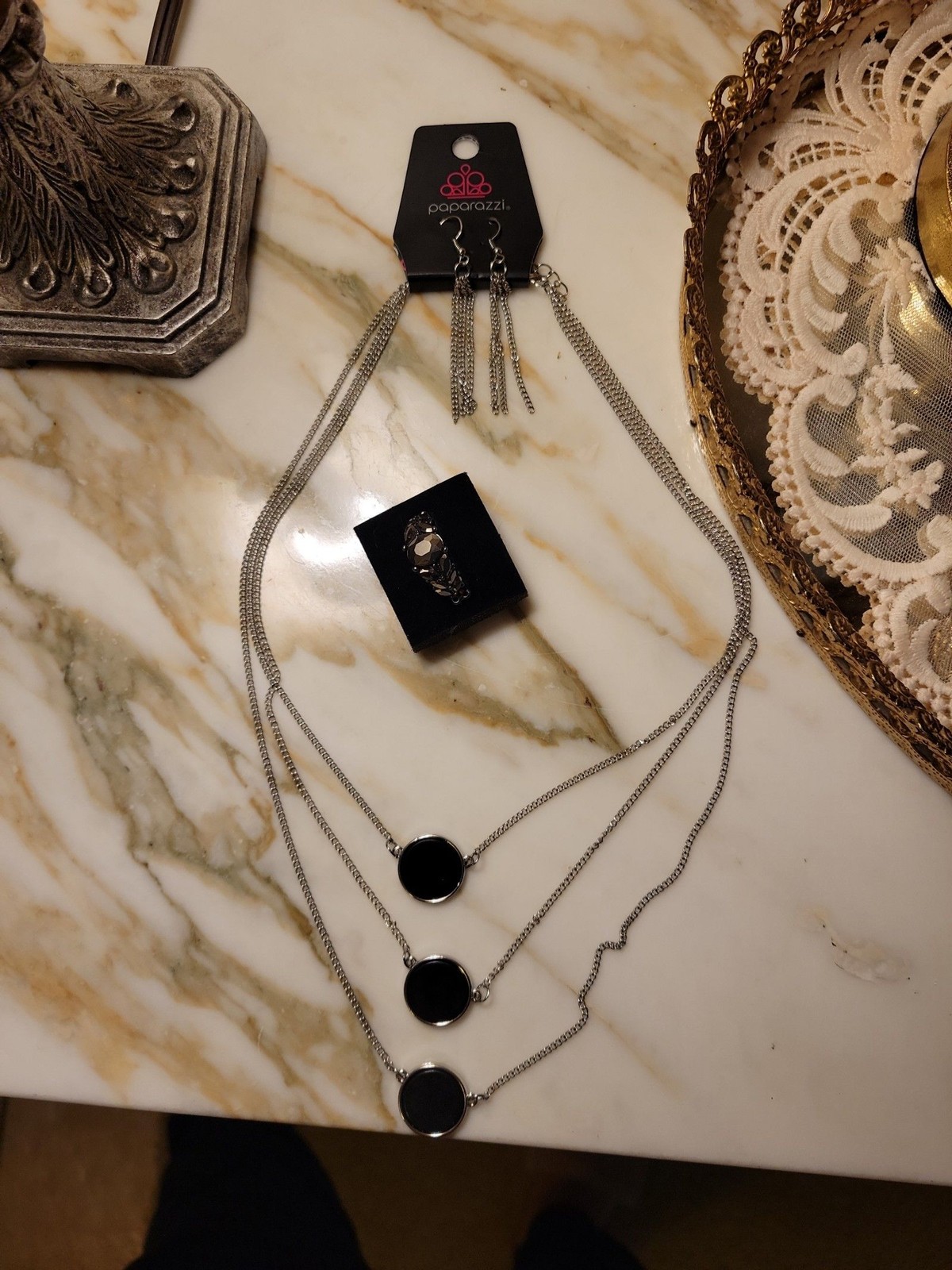 Paparazzi 3 layered chain with black round stones with stretchy black ring