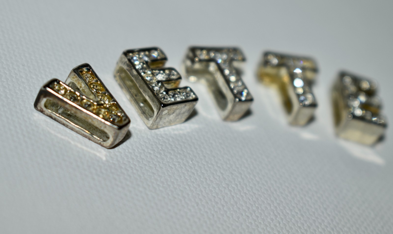 Sparkly Rhinestone VETTE Pin Brooch Silvertone 2.25″L CORVETTE + Letter Sliders