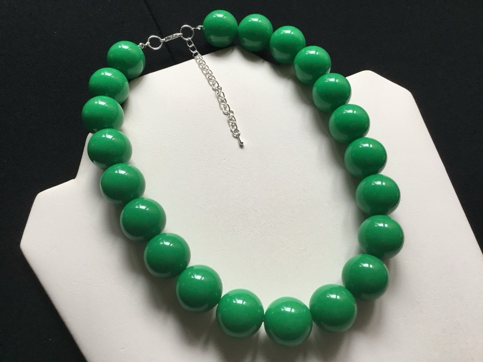 Chunky Green Beads Adjustable Necklace