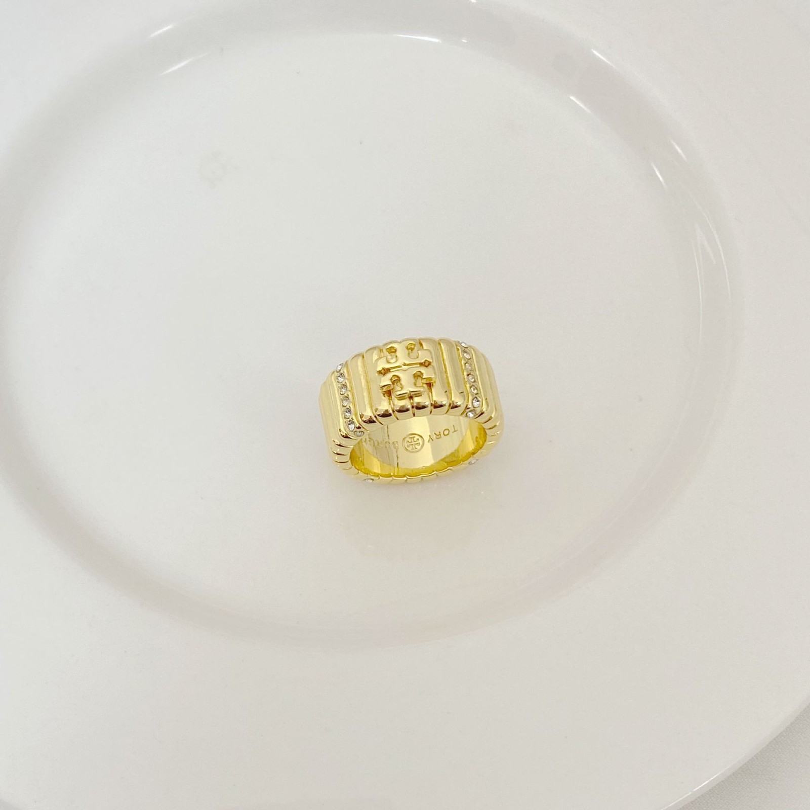 New Tory Burch Crystal Textured Pave Logo Band Ring Size 8