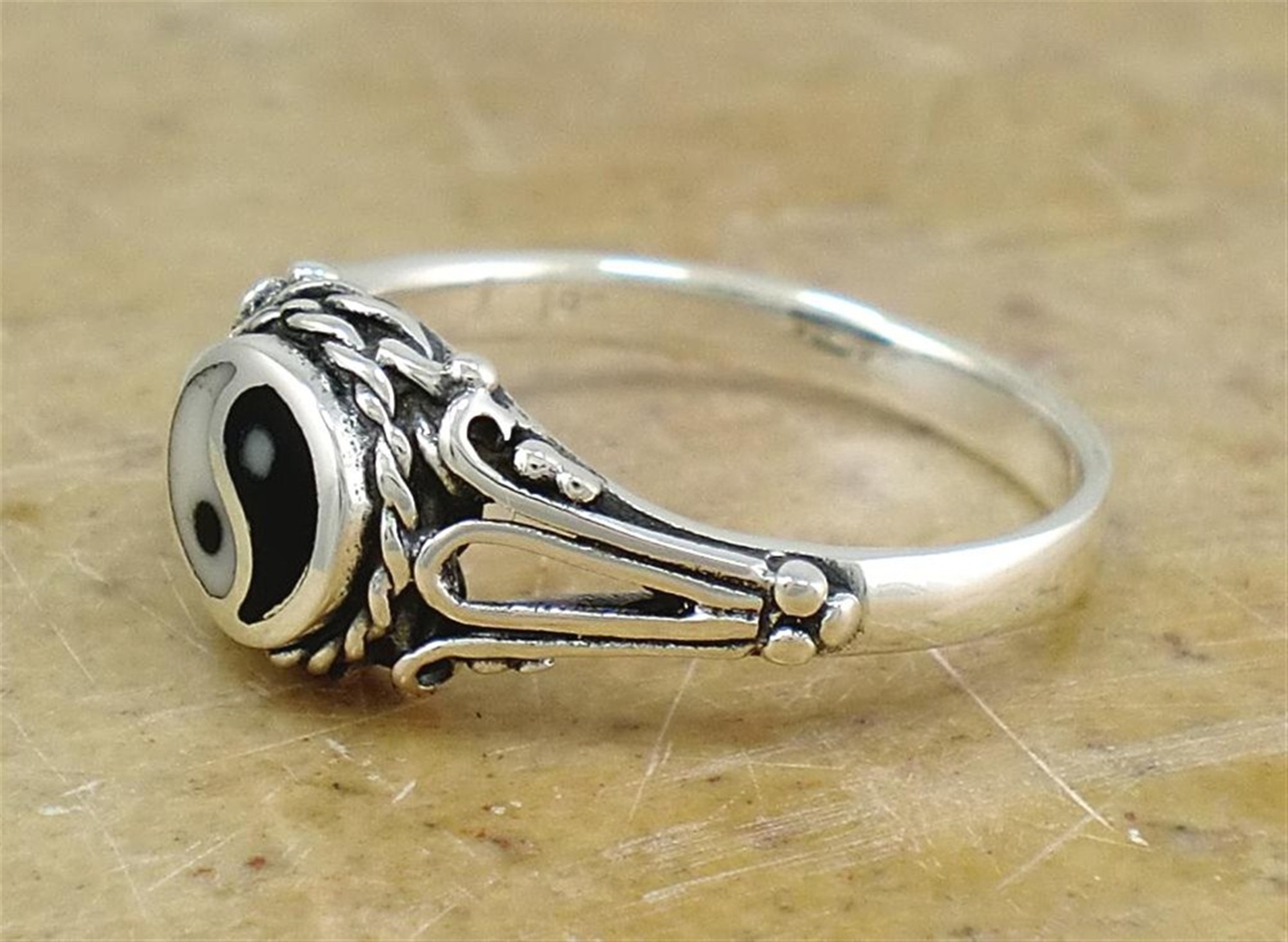 PRETTY .925 STERLING SILVER FILIGREE YIN YANG RING size 10 style# r1975