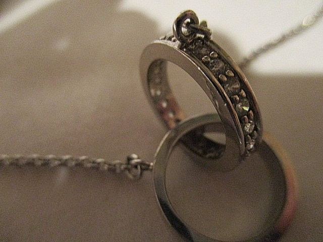 ALDO Silvertone 16″ w/2.5″ Extender Chain Double Rings-1 Plain 1 w/Rhinestones
