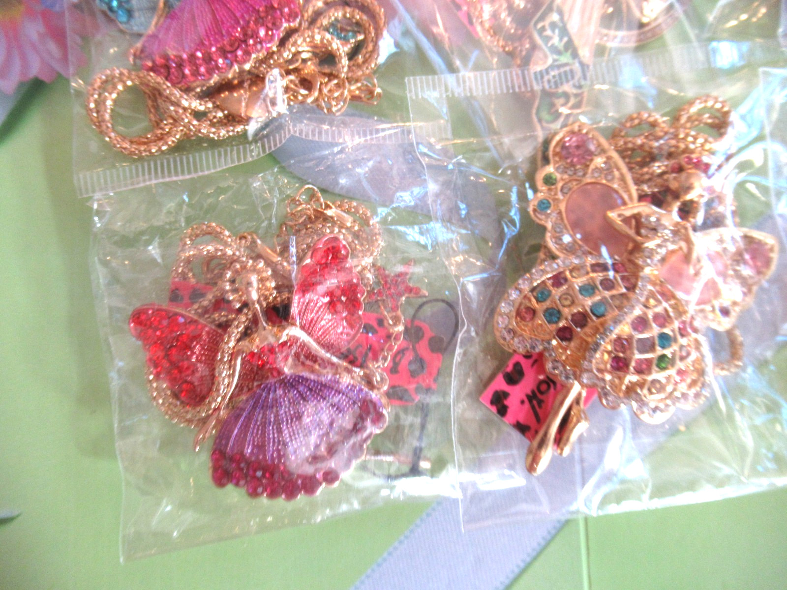 BETSEY JOHNSON Novelty Pendant Necklaces Fairies Angels Fairytale & Fantasy 6pcs