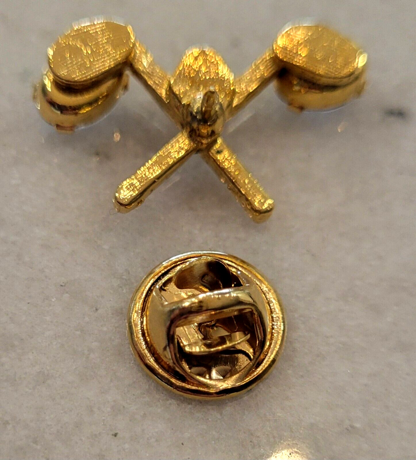 GOLF FUN. ROMAN INC. GLOSSY GOLD-TONE AUSTRIAN CRYSTAL RHINESTONE BROOCH (PIN)