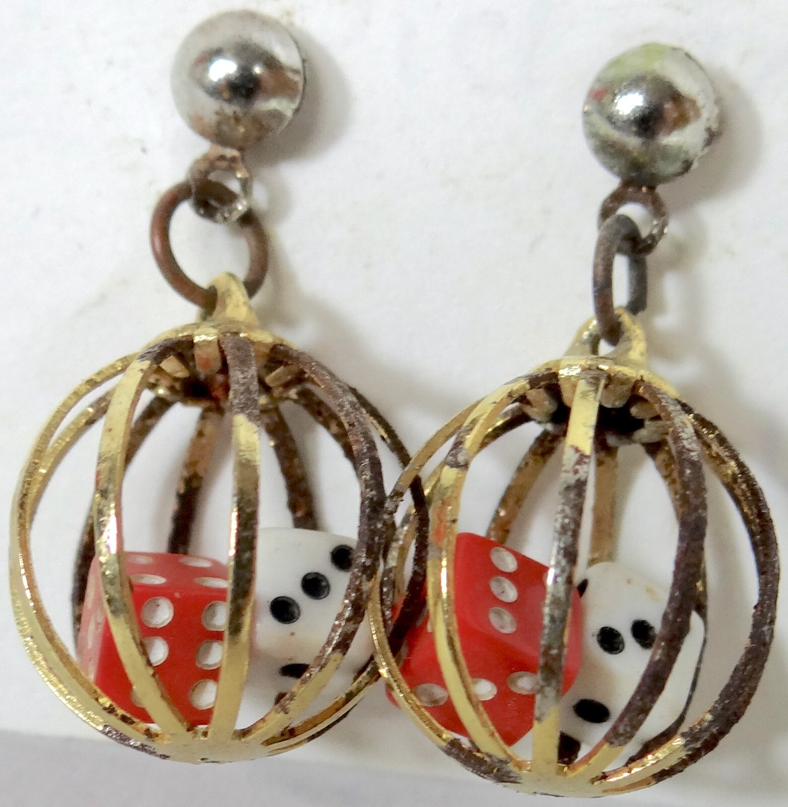 Vtg Caged Dice Earrings Casino Gambling Gold Tone Pierced Red White Plastic Die