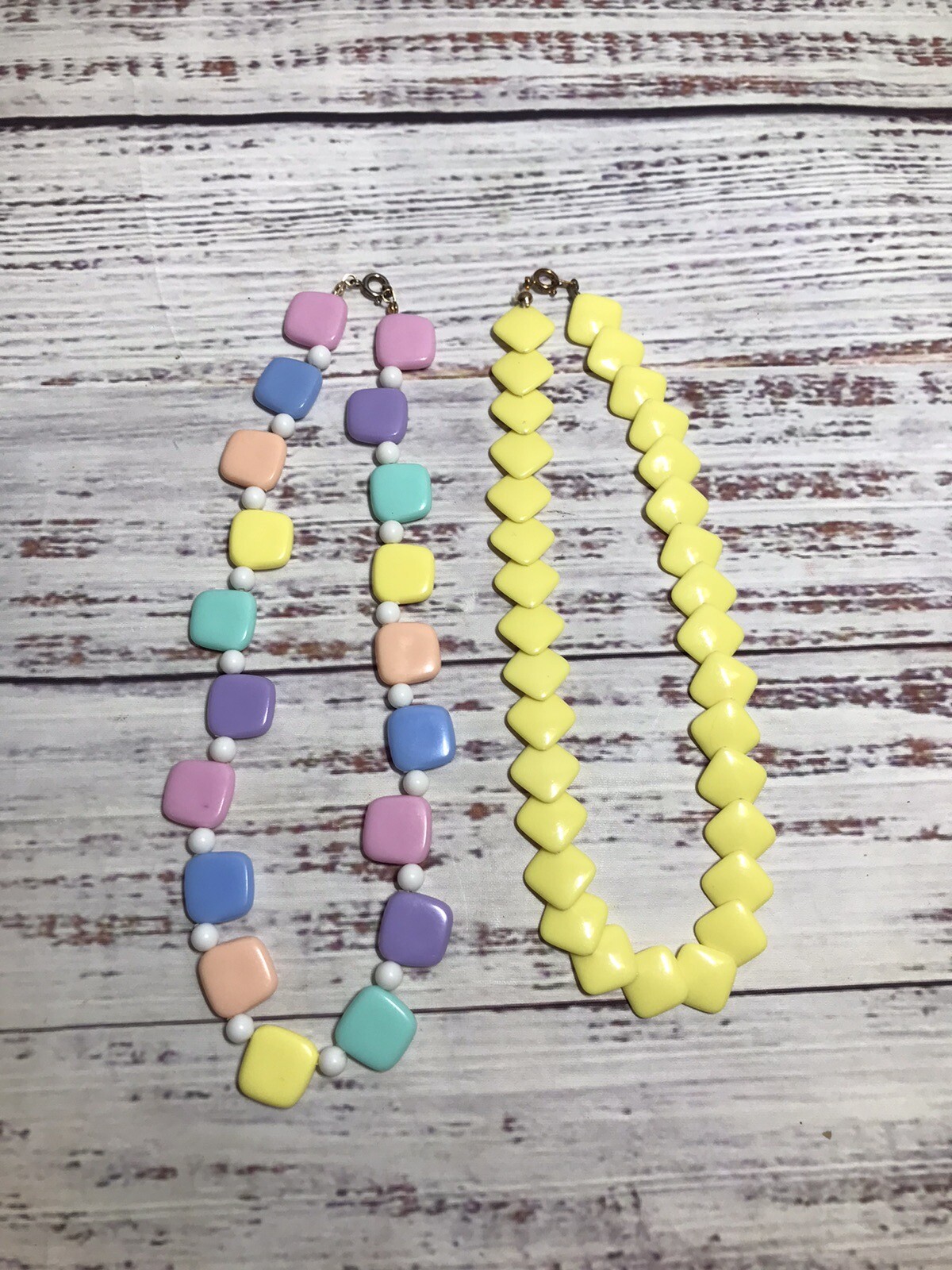 VTG Square Plastic Bead Necklace Strand Lobster Claw Clasp 1990’s Yellow Pastel