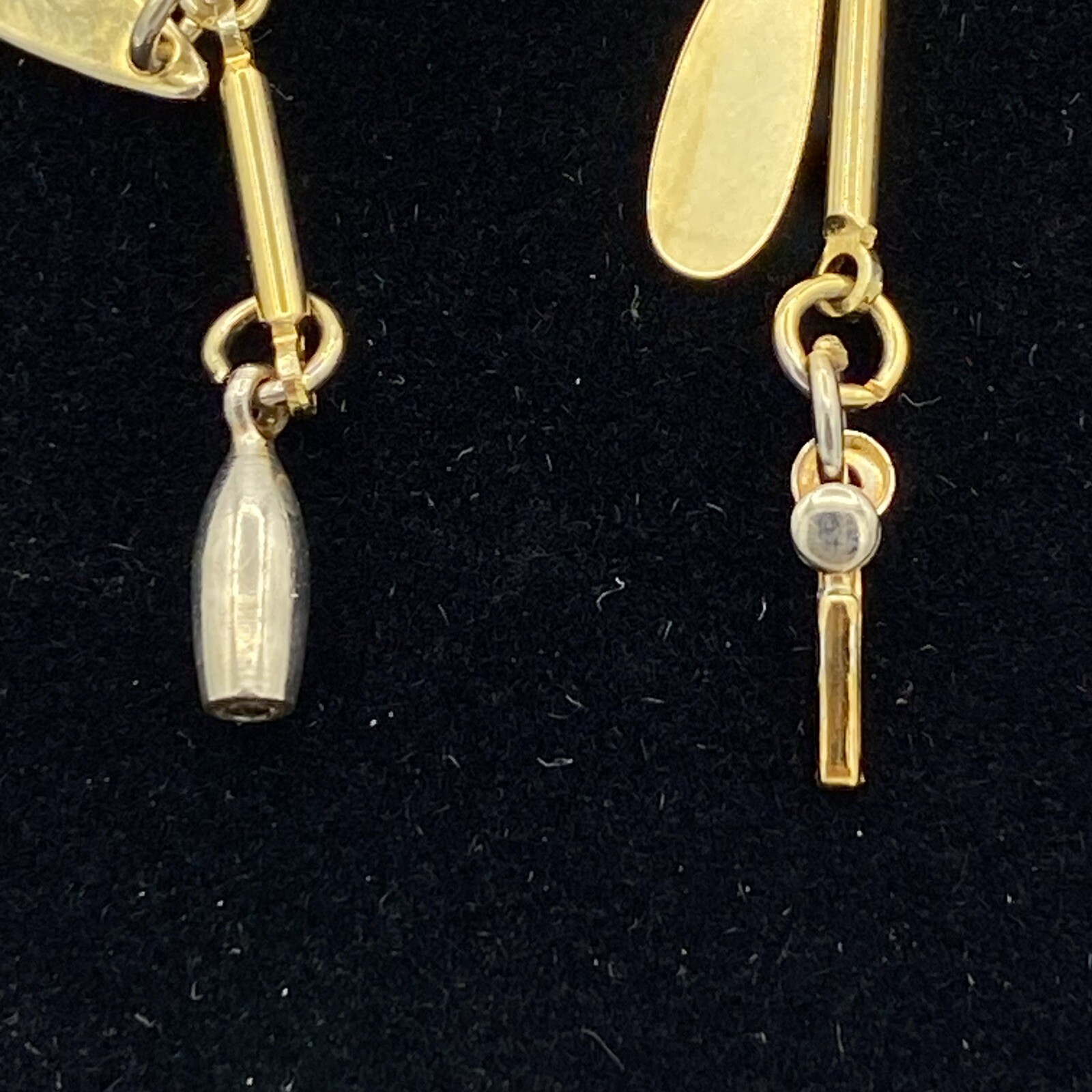 Costume Jewelry Gold Tone Small Oval Charms Long Chain Necklace Preowned No Mark