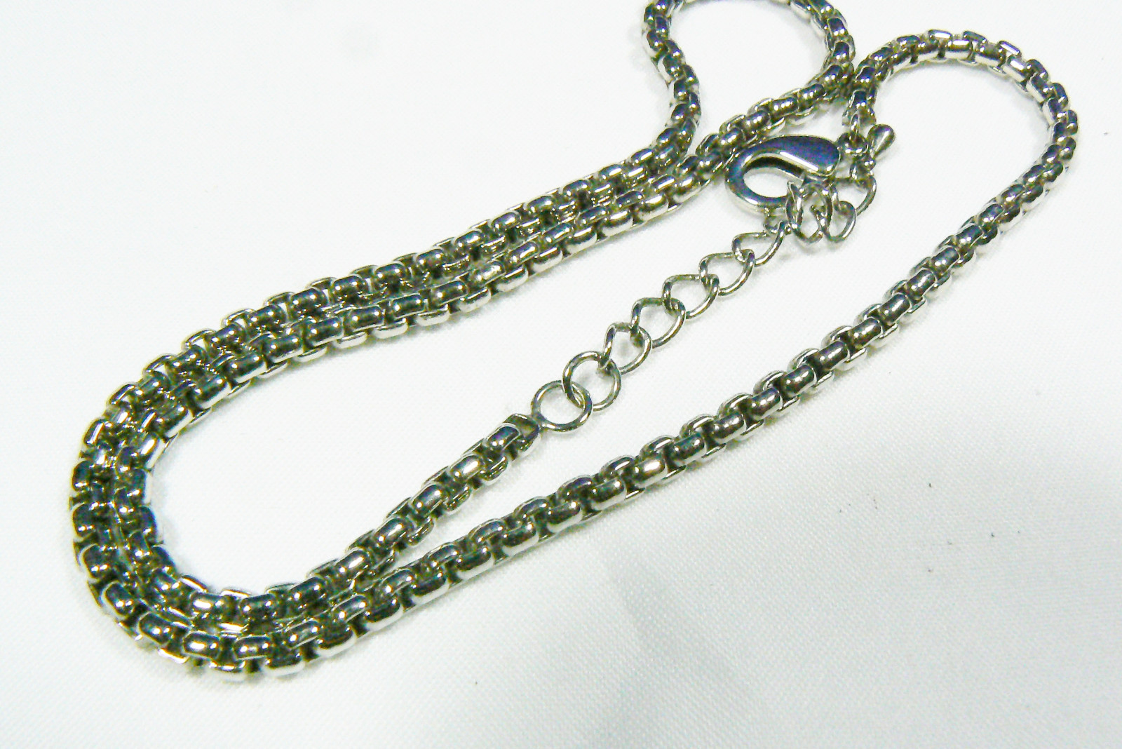High Quality Silver Tone Round link chain Necklace 18″L 4 mm wide