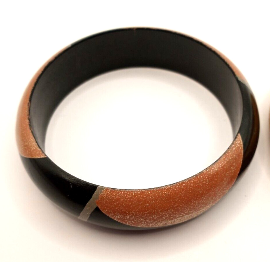 Set of 2 Wood Bangle Bracelets One Painted One Natural – Unmarked