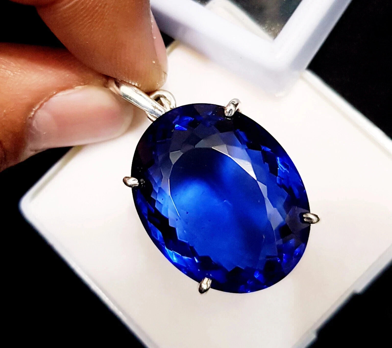 Natural Certified 28 Ct BLUE Sapphire Loose Gemstone In Solid Silver Pendant