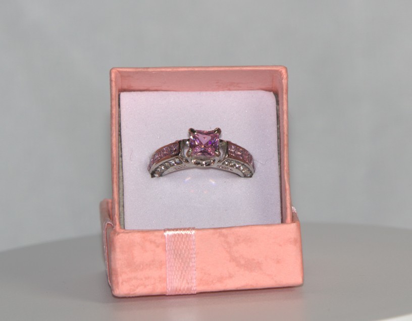 New Pink Princess Cut Crystal Ring Size 7 Fashion Costume Jewelry W/ Gift Box