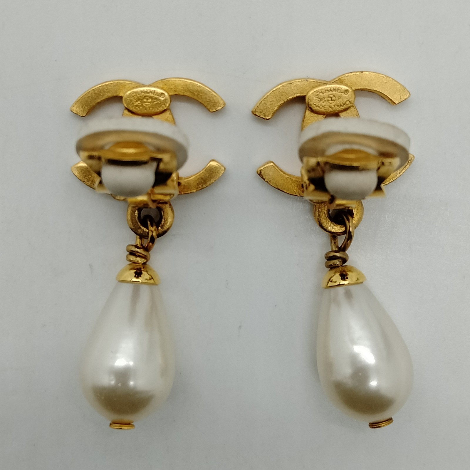 Chanel Earring Gold Whites 96P 2883388