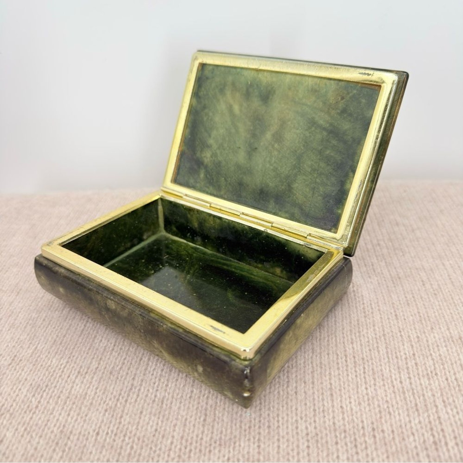Genuine Alabaster Jewelry Box Green Lidded Hand Carved Italy