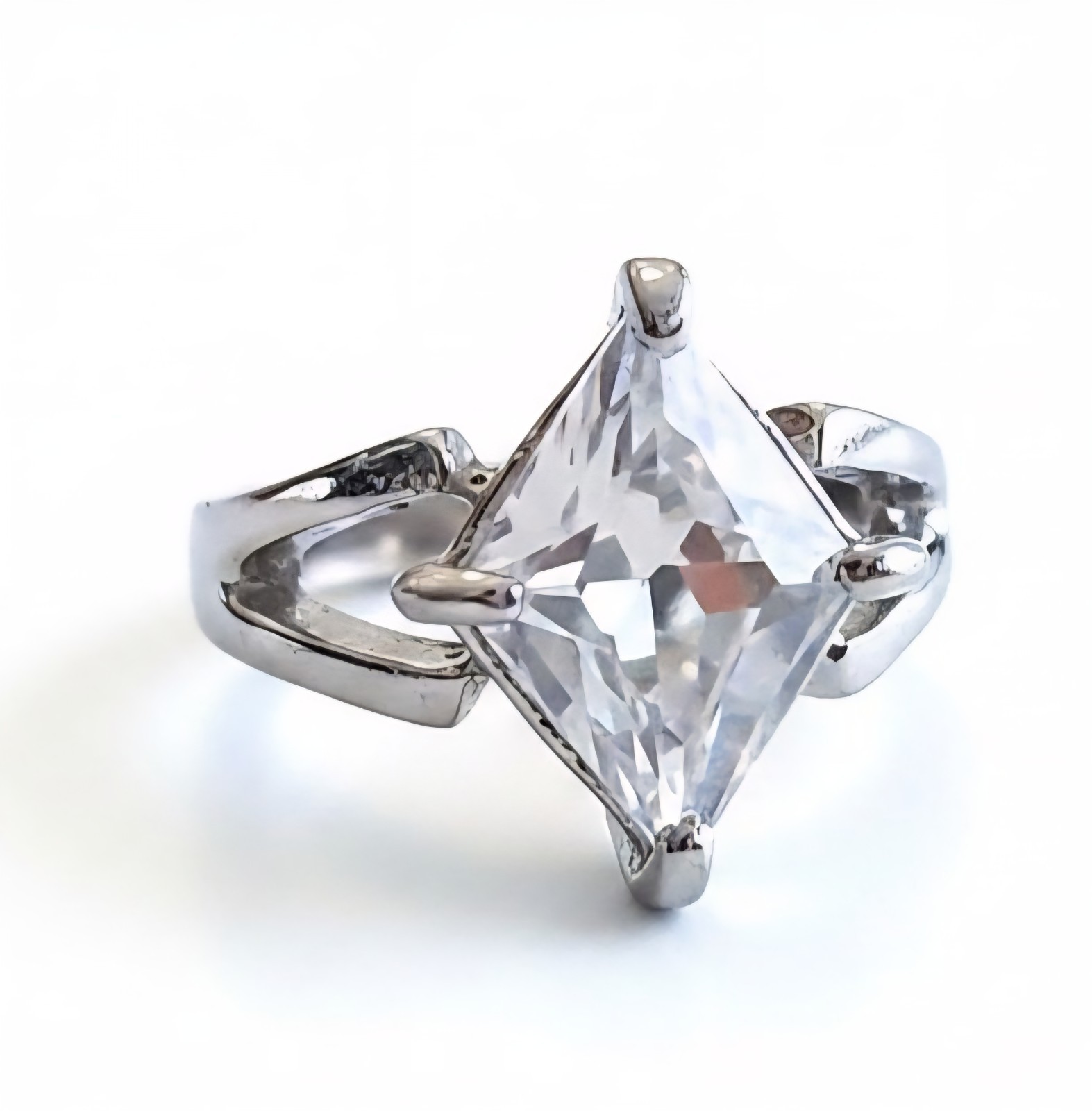 Brand New Marquise Cut Simulated Diamond Solitaire Ring – Split Shank Band SZ 7