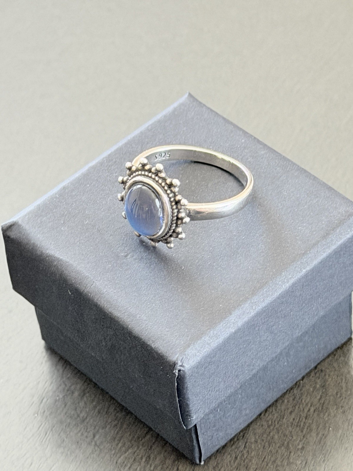 Sterling Silver Plated Flower Oval Mood Ring + Color Chart + Gift Box Size 7.5