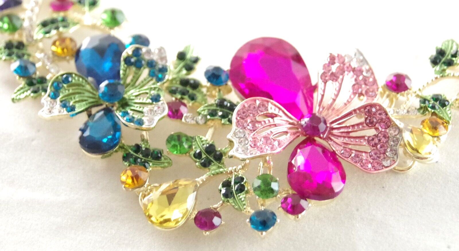 BETSEY JOHNSON MULTICOLOR CRYSTAL FLORAL NECKLACE FLOWER DROP DANGLE EARINGS SET