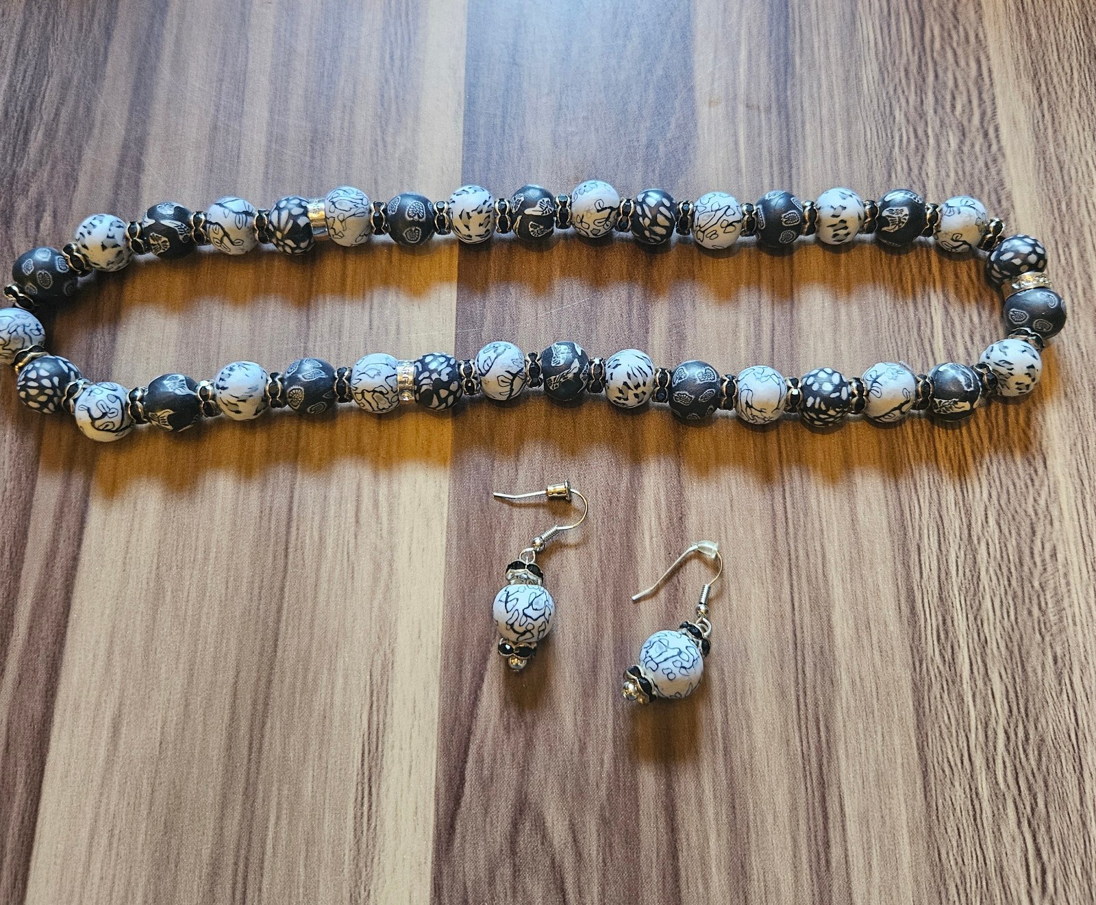 Donna Sharp Necklace With Earrings Set Beautiful
