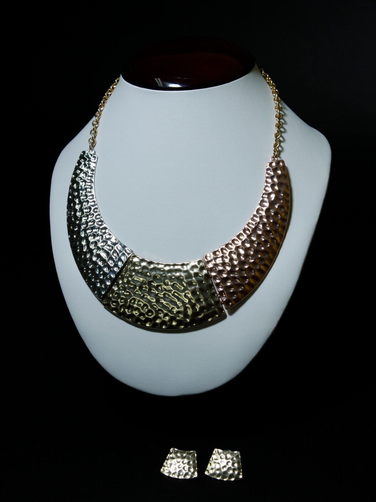 Reproduction Pre-Colombian Jewelry: Necklace & Earring Set (1249-30-G05) 10URM1