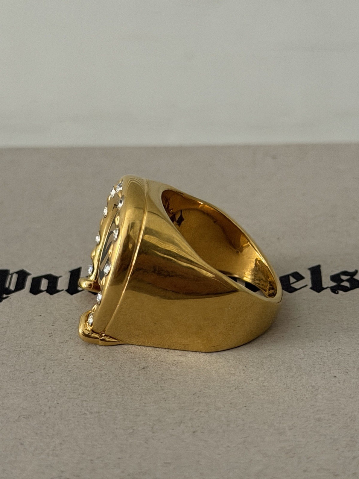 Adult Unisex Size 7 Palm Angels Gold Tone Horseshoe Rhinestone Embellished Ring