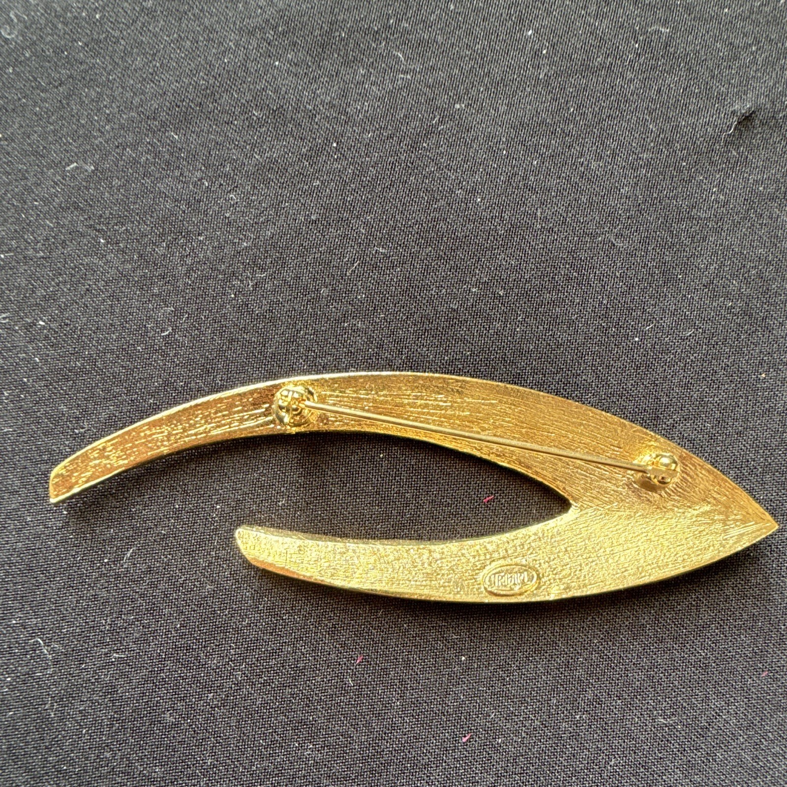 Vintage Trifari Signed Gold Tone Red Enamel Crescent Swirl Brooch Pin