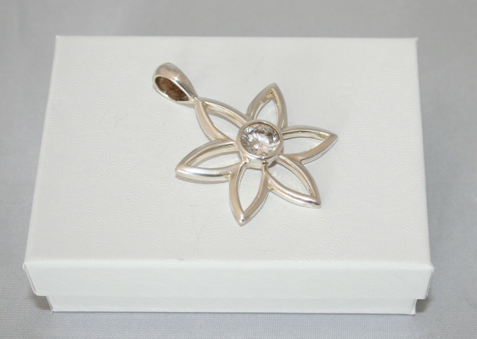 Silpada Sterling Silver Flower Cubic Zirconia Pendant S1195