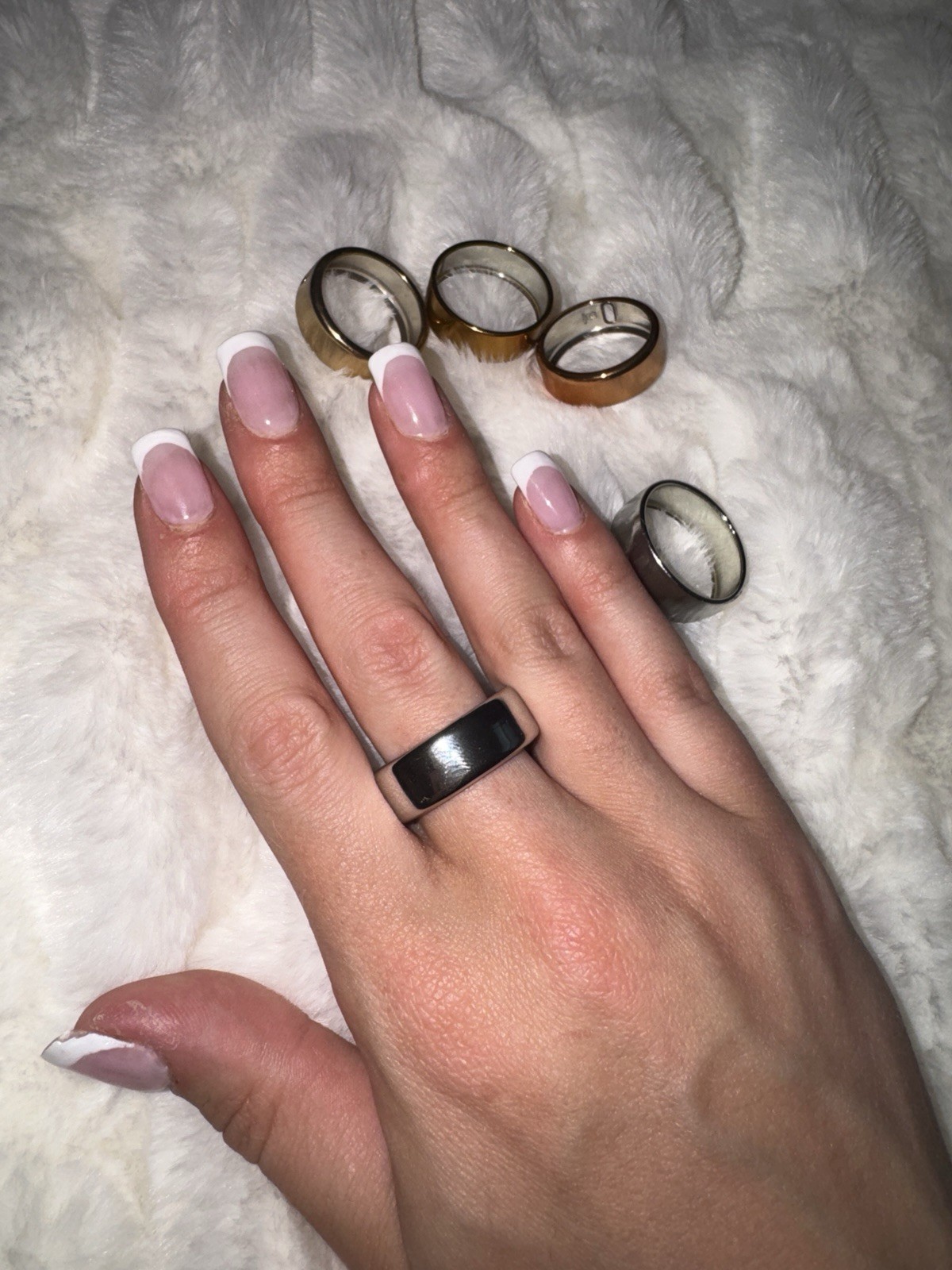 Oura Ring Silver Gen 3 Horizon Size 9 Pre-Owned. Charger and 5 covers included!!