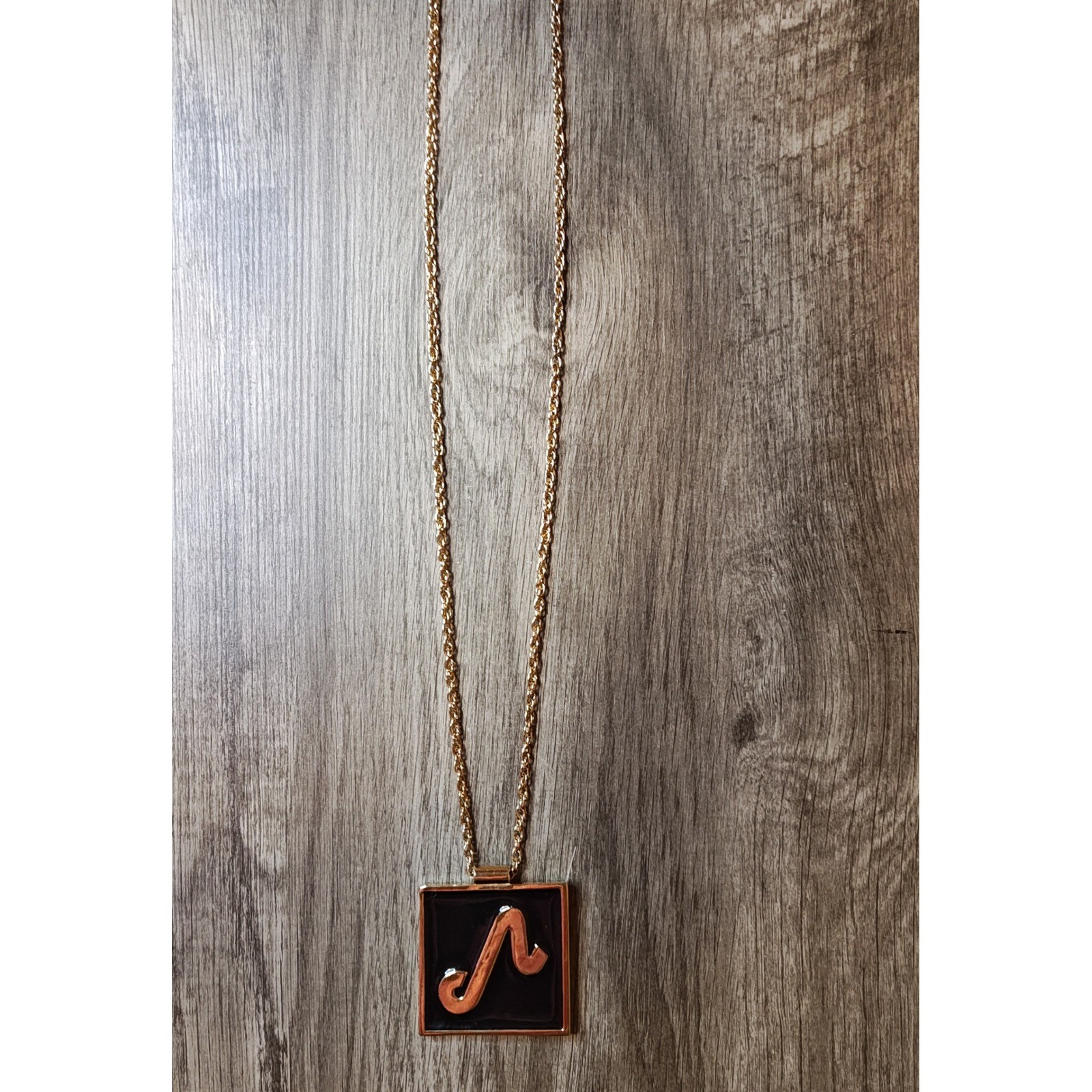 VTG Celebrity Gold Tone Leo Zodiac Sign Square Pendant Necklace Black Enamel