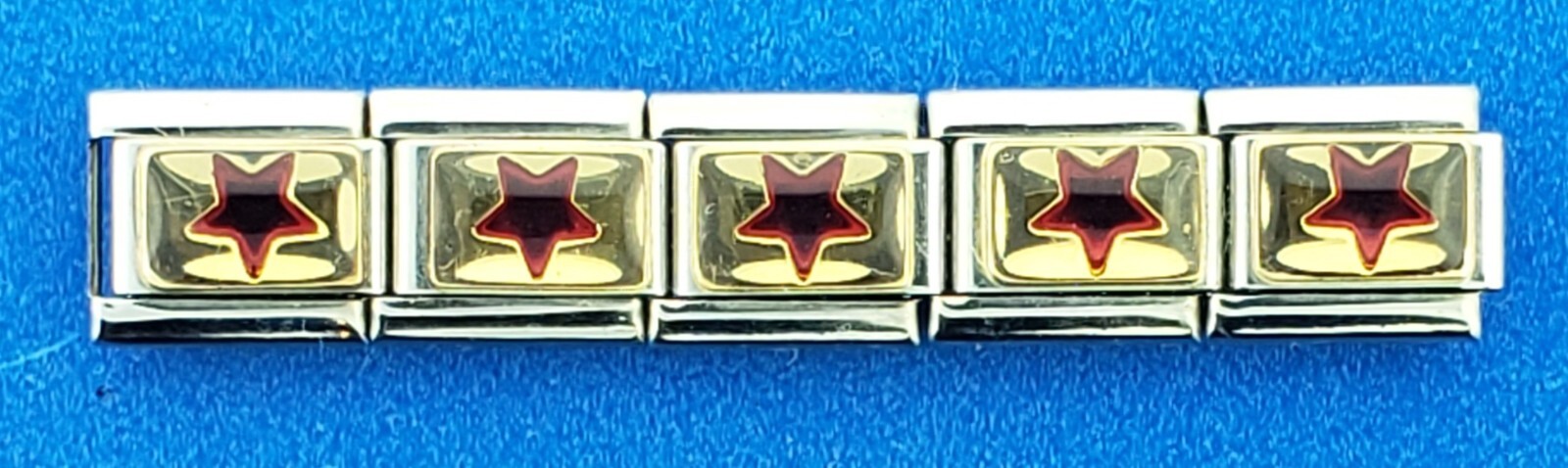 Nomination Red Star with gold background Charm